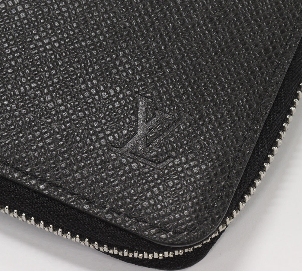 Louis Vuitton Taiga Zipper Long Wallet M30503 in Pristine Condition