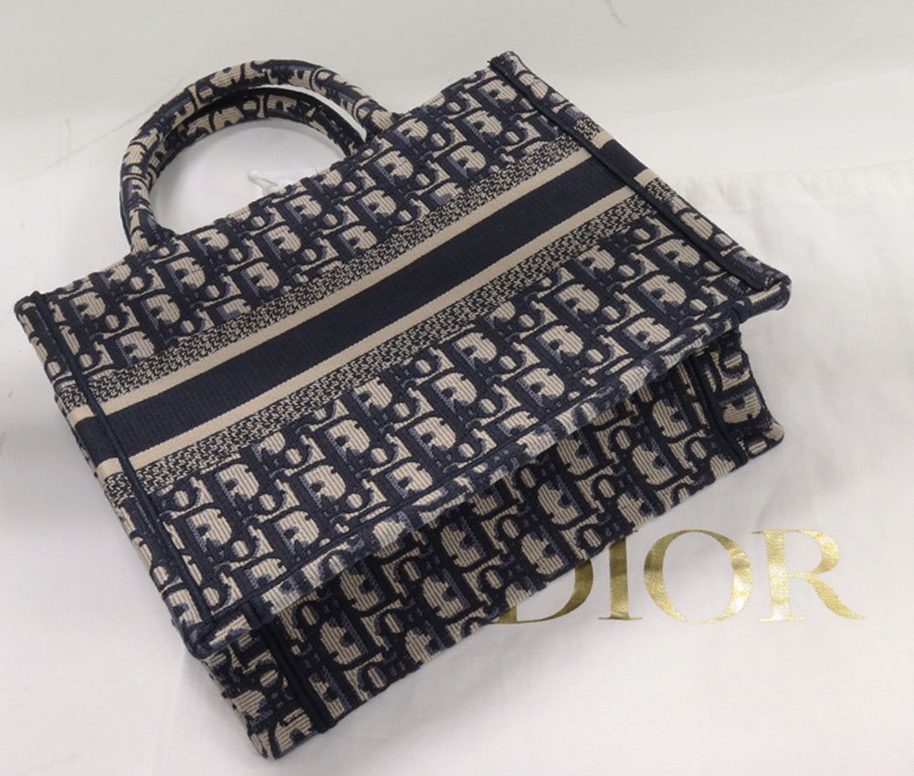 Dior Canvas Tote Bag M1265ZRIW_M828