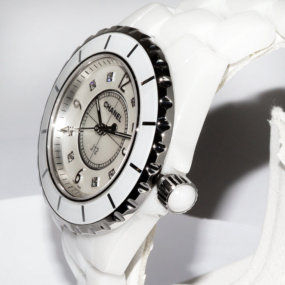 Chanel J12 H2422 White Ceramic Quartz Watch in Great Condition