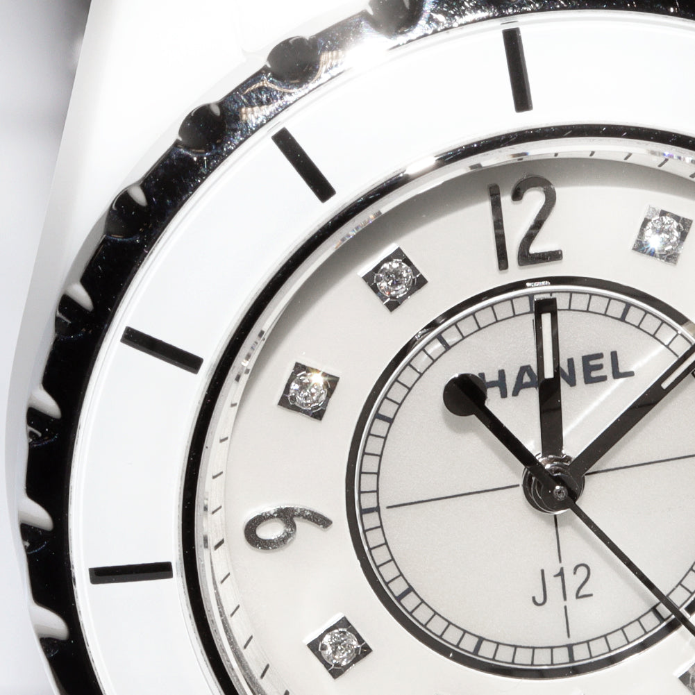 Chanel J12 H2422 White Ceramic Quartz Watch in Great Condition