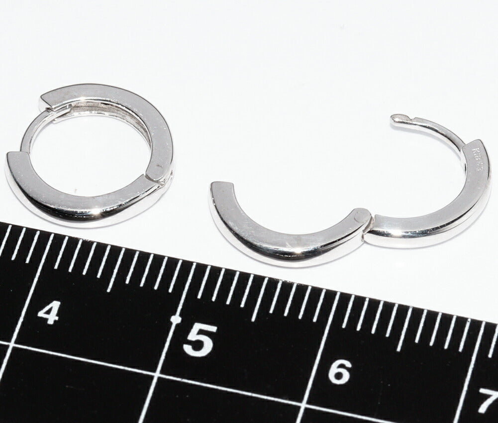 K18WG Hoop Earrings