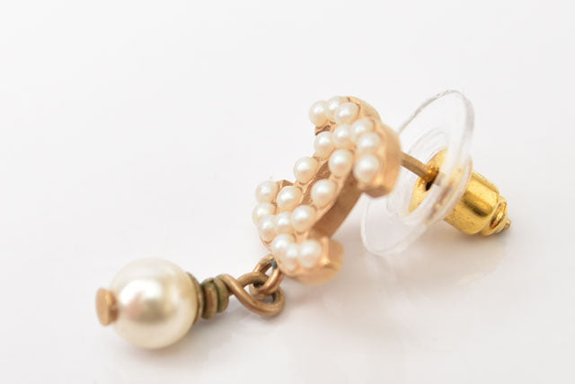 Chanel CC Motif Swing Pearl Earrings Gold/Off-White