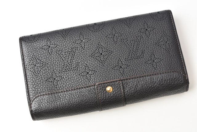 Louis Vuitton Mahina Long Wallet Portefeuille Iris Black M58163 in Great Condition