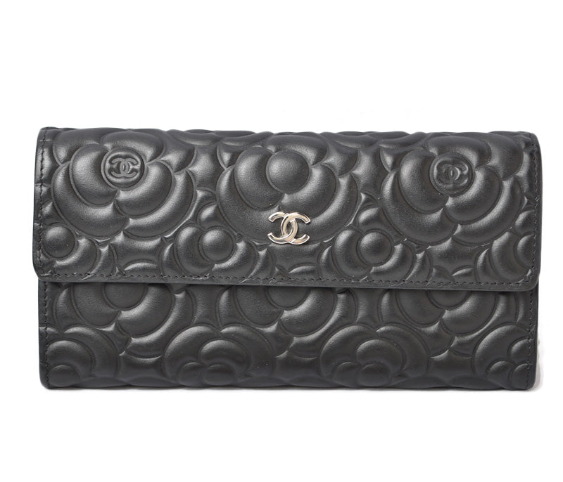 Chanel Camellia Lambskin Long Wallet A82283 in Excellent Condition