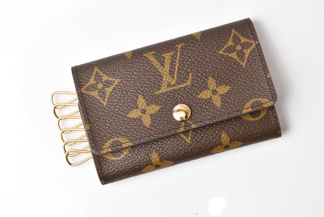 Louis Vuitton Monogram Canvas Key Case M62630 in Pristine Condition