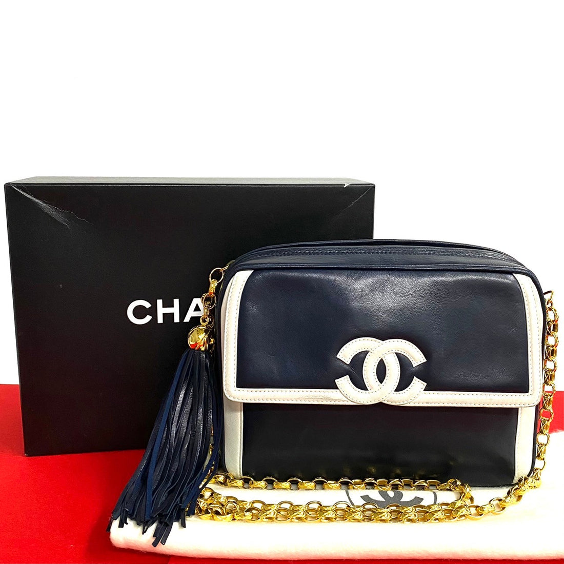 Chanel CC Flap Camera Bag Leather Crossbody Bag in Very Good Condition