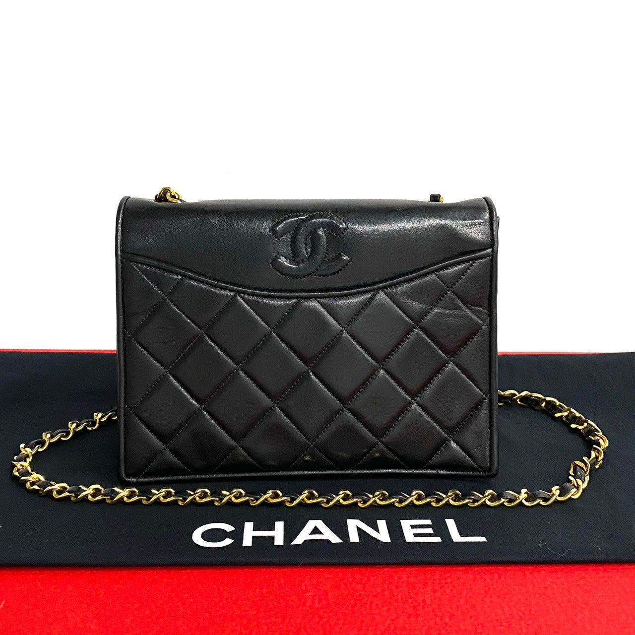 Chanel CC Full Flap Crossbody Bag  Leather Crossbody Bag in Very Good Condition