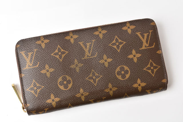 Louis Vuitton Monogram Canvas Zippy Wallet M60017 in Great Condition