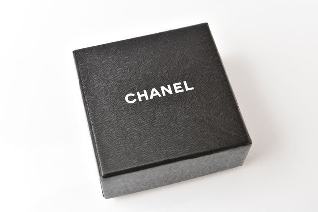 Chanel Brooch with Metal and Faux Pearl in Great Condition