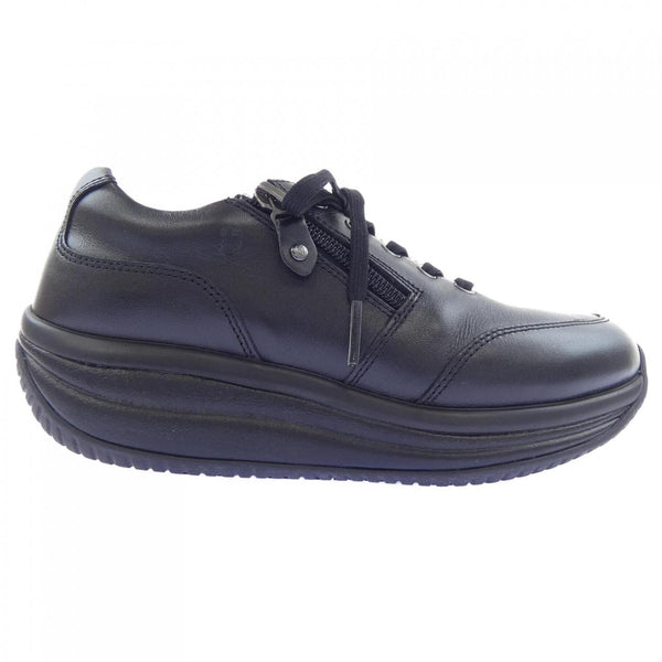 JOYA Sneakers
