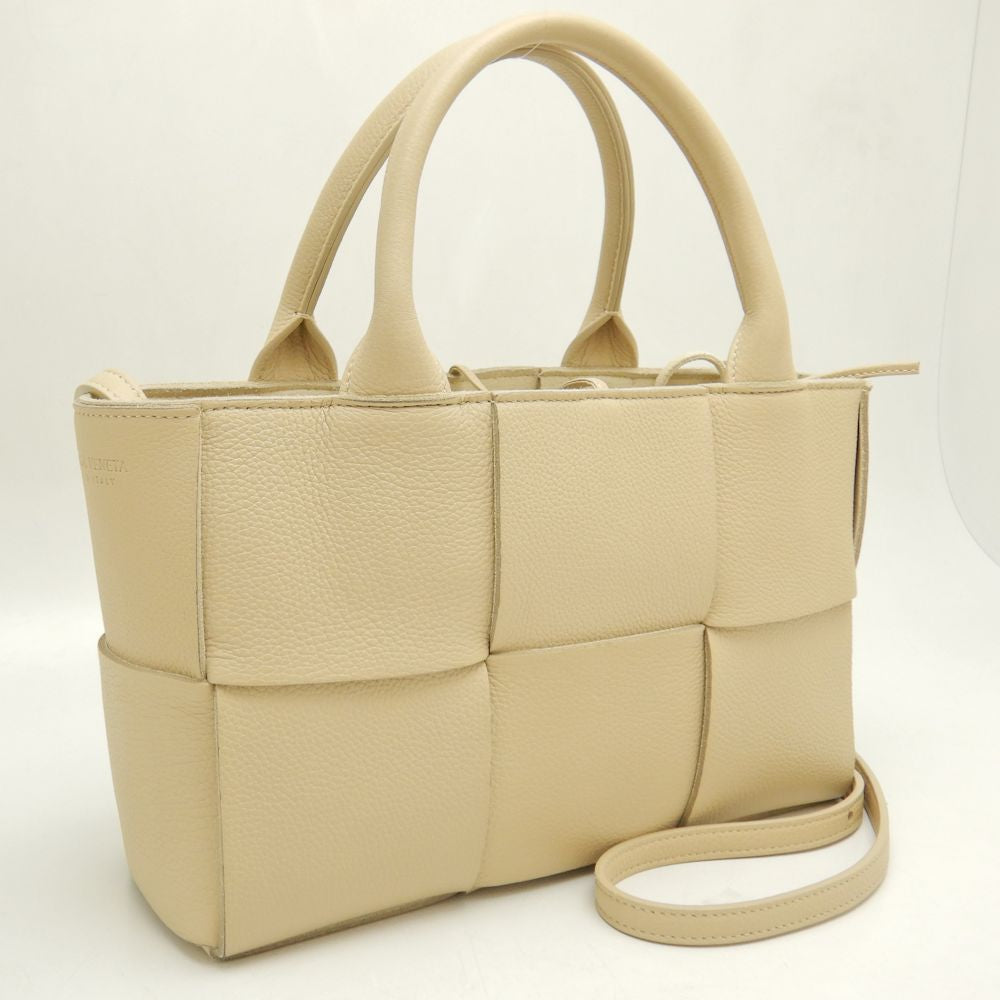 Bottega Veneta Mini Arco Leather Tote 709337