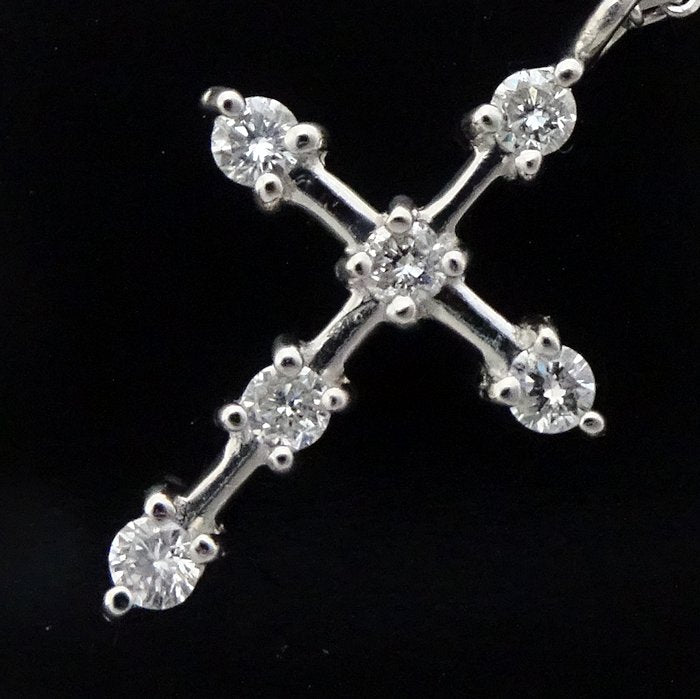 4℃ Diamond Cross Necklace Pt850 Platinum