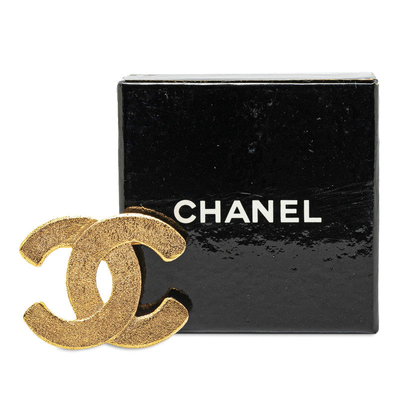 Chanel Vintage Gold Plated Brooch in Great Condition