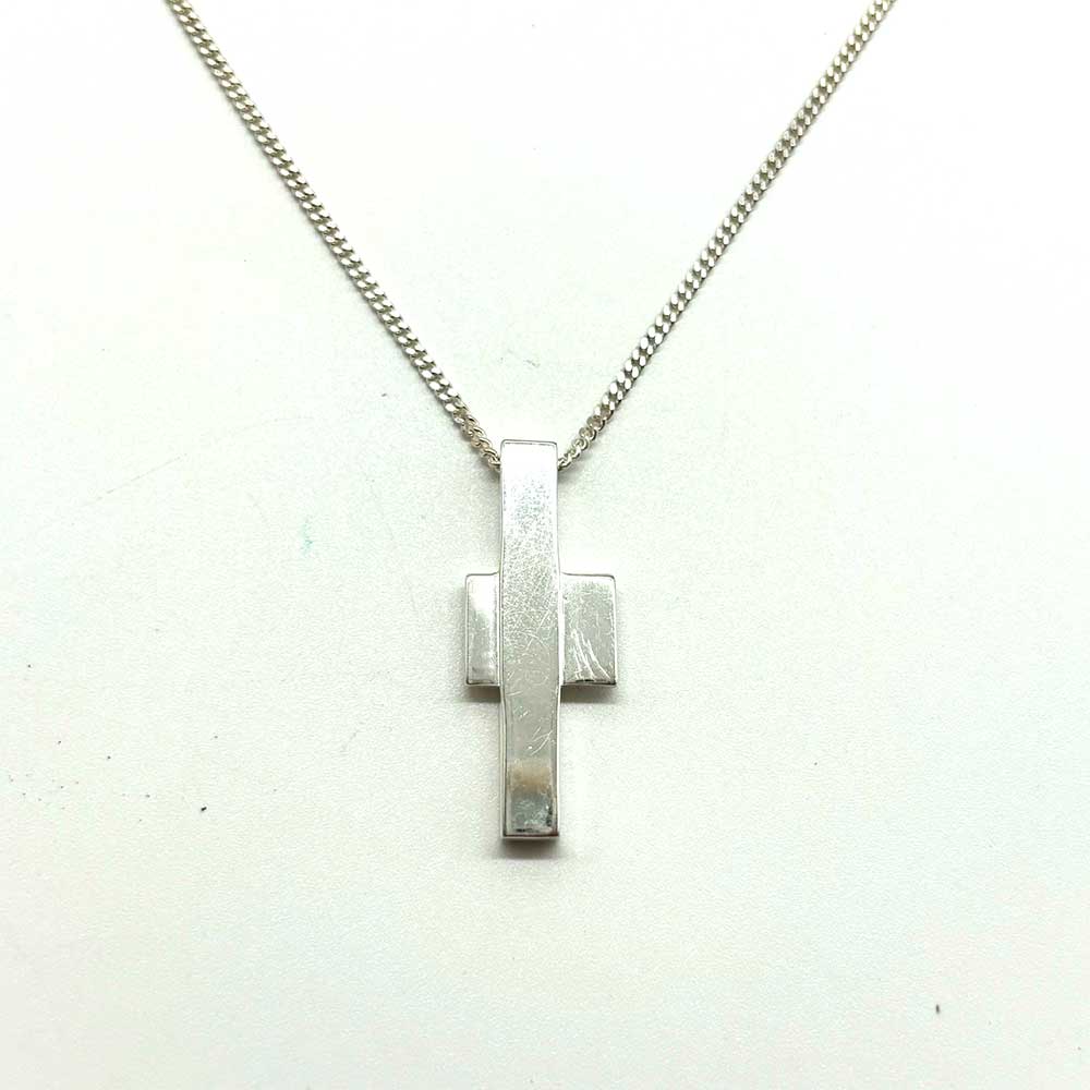 Gucci Silver Cross Necklace Ag925 Pendant Chain in Very Good Condition