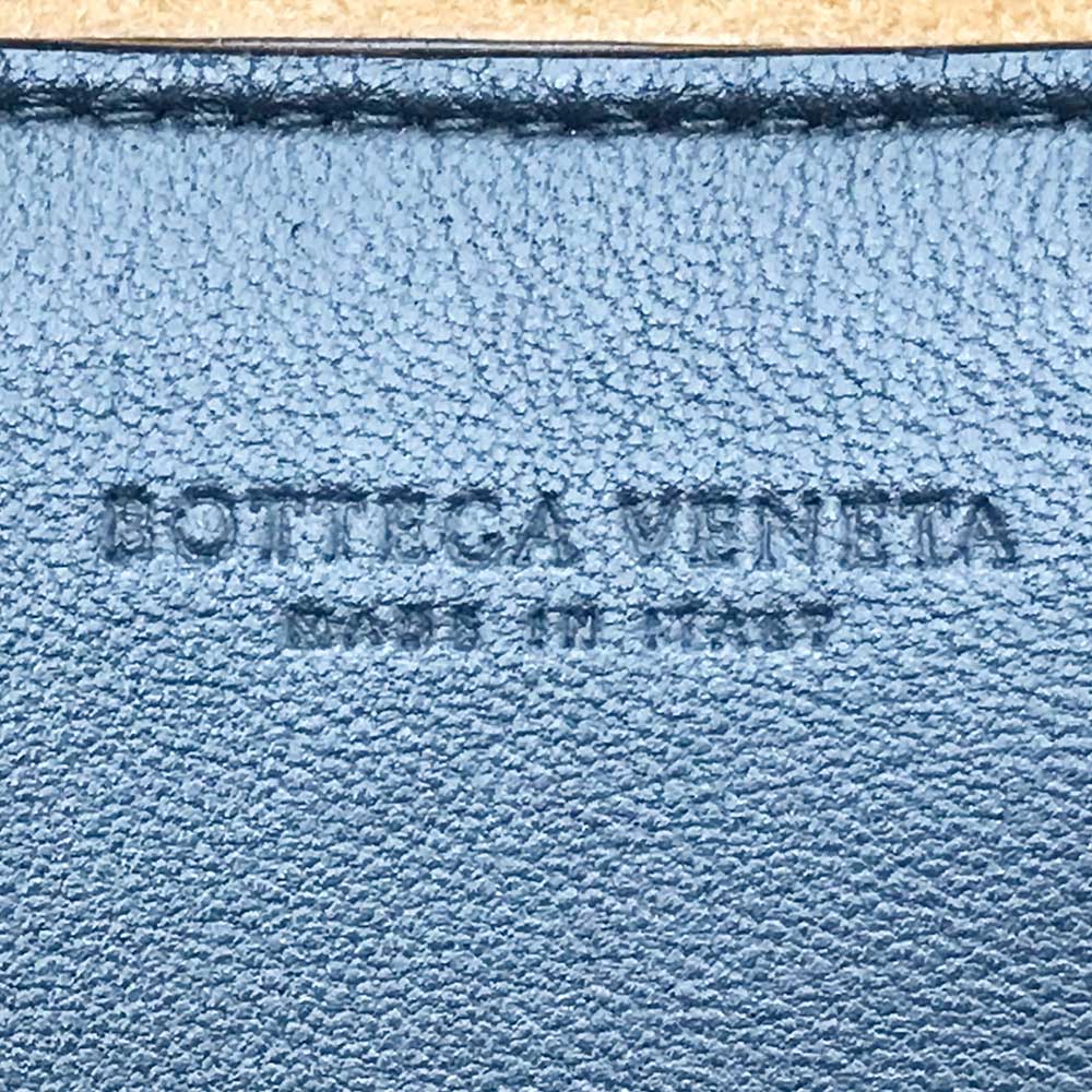 Bottega Veneta Intrecciato Leather Cassette Shoulder Bag in Very Good Condition