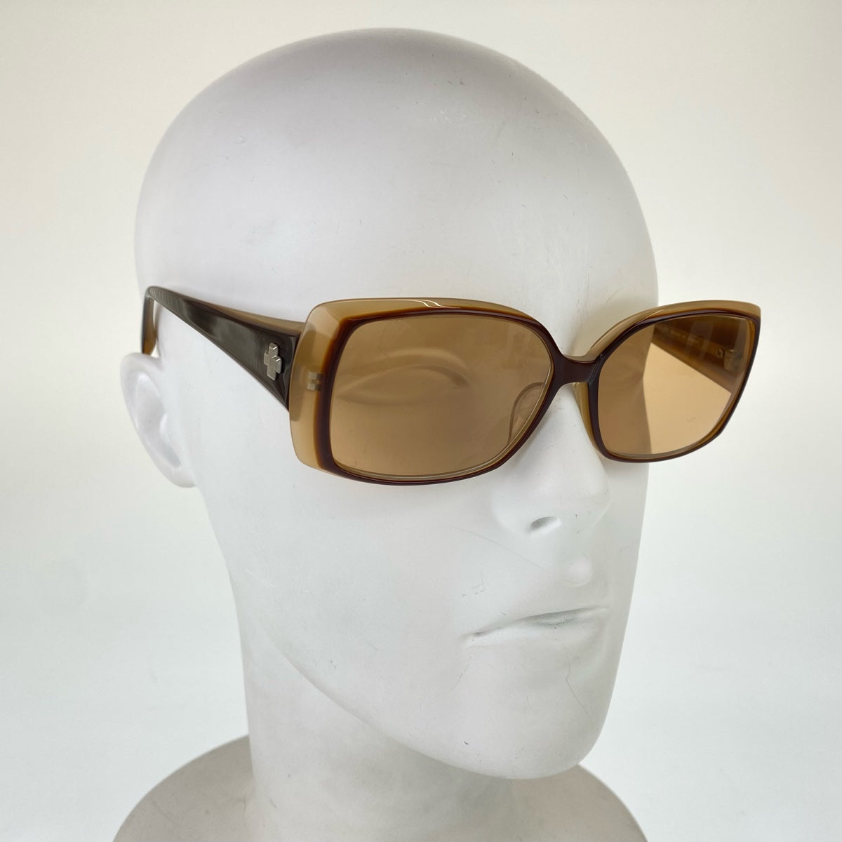 Bally Brown Plastic Sunglasses BY25621 in Very Good Condition