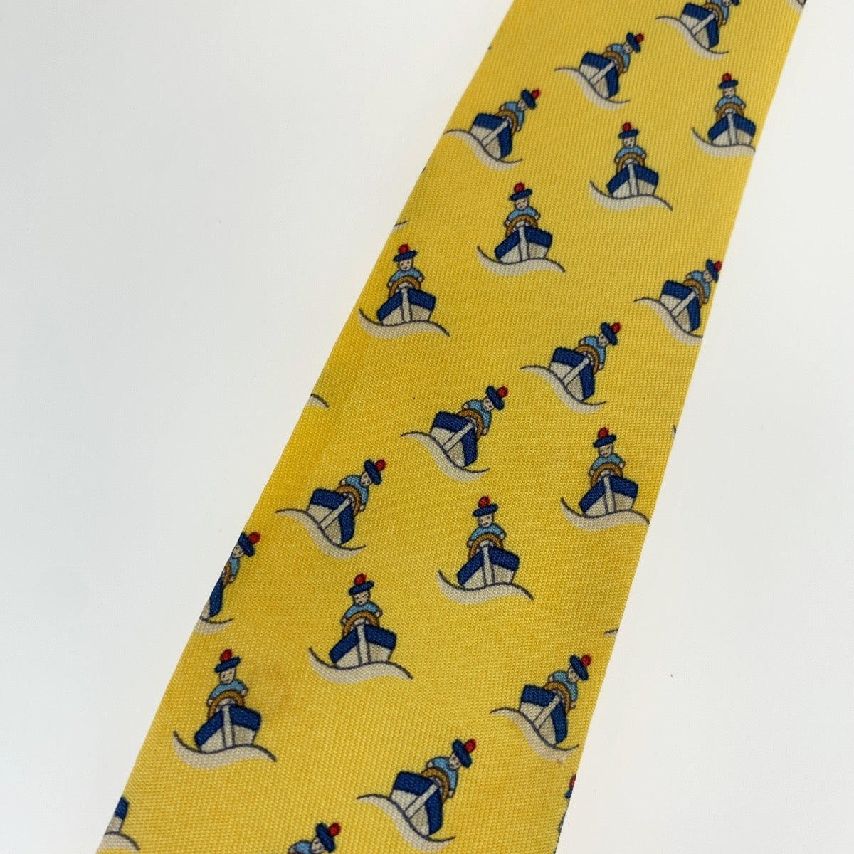 Hermes Silk Boat Pattern Tie 304646 in Very Good Condition