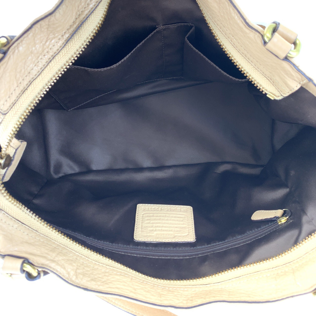 Coach Beige Leather Tote Bag F23284 in Very Good Condition