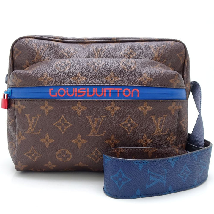 Louis Vuitton Monogram Messenger PM Bag M43843