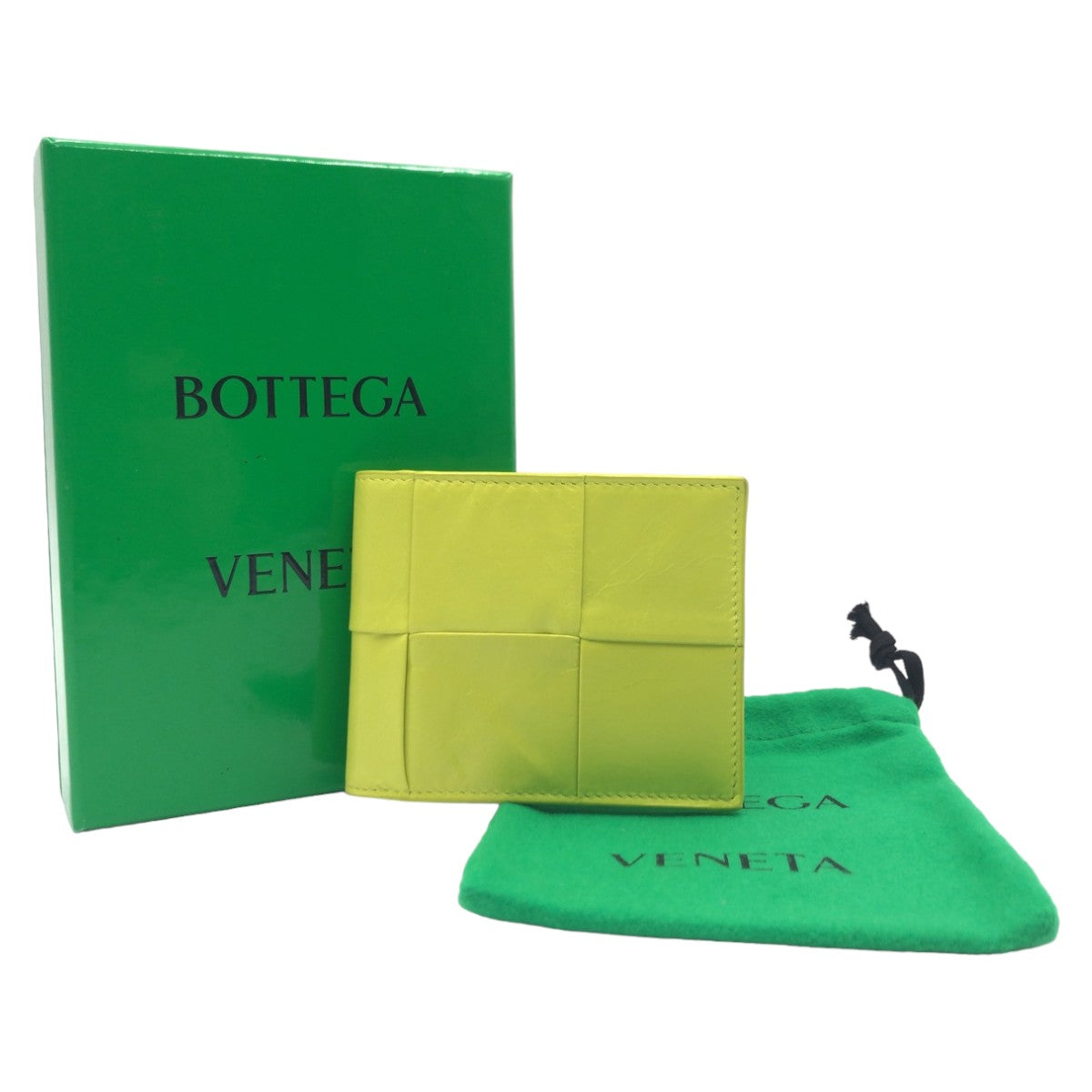 Bottega Veneta Leather Maxi Intrecciato Cassette Wallet in Great Condition