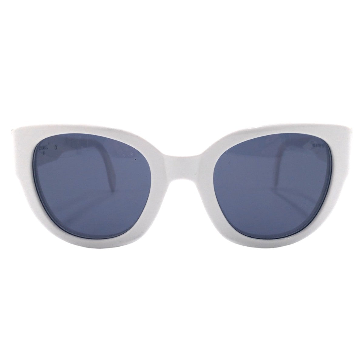 Chanel Vintage White Plastic Sunglasses in Very Good Condition