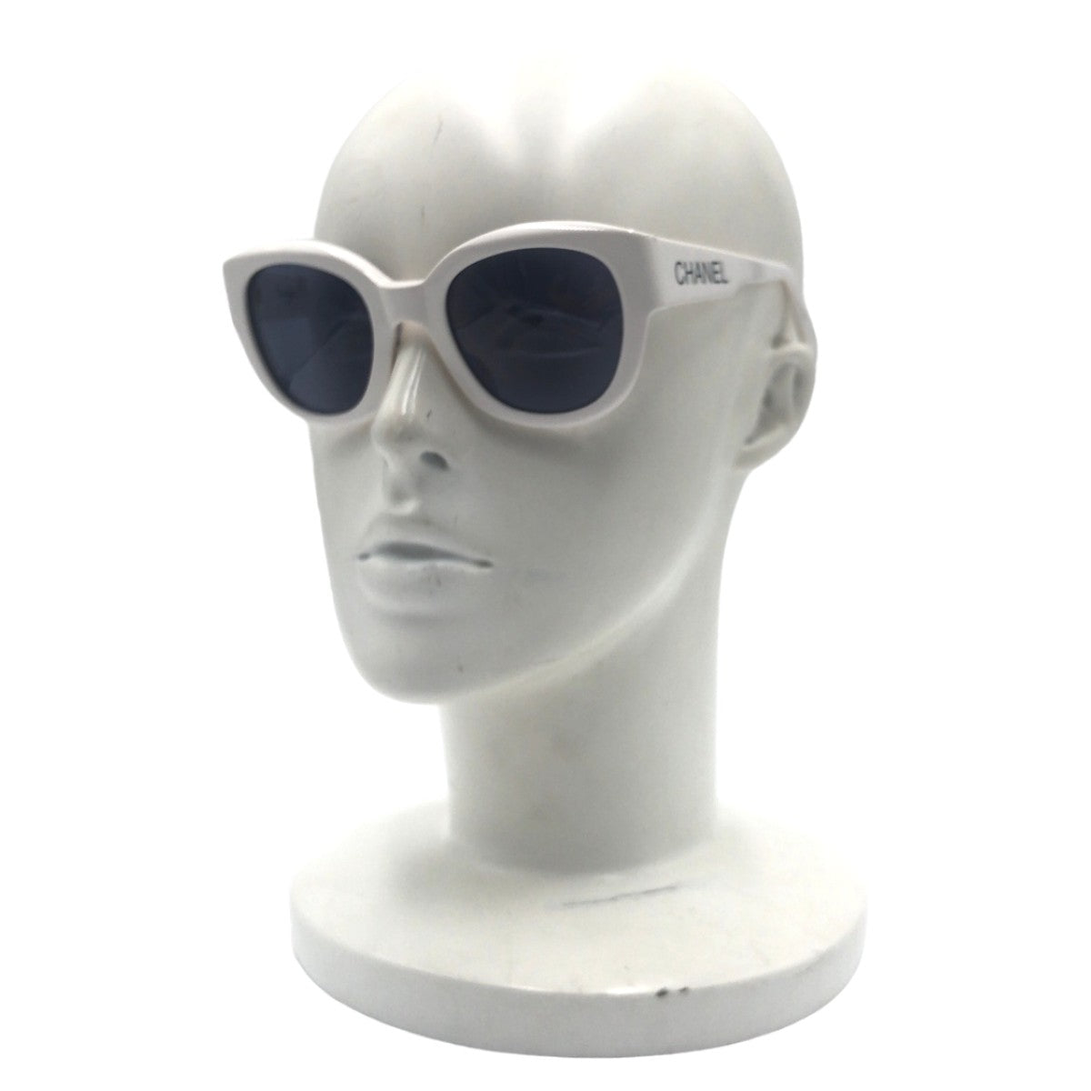 Chanel Vintage White Plastic Sunglasses in Very Good Condition