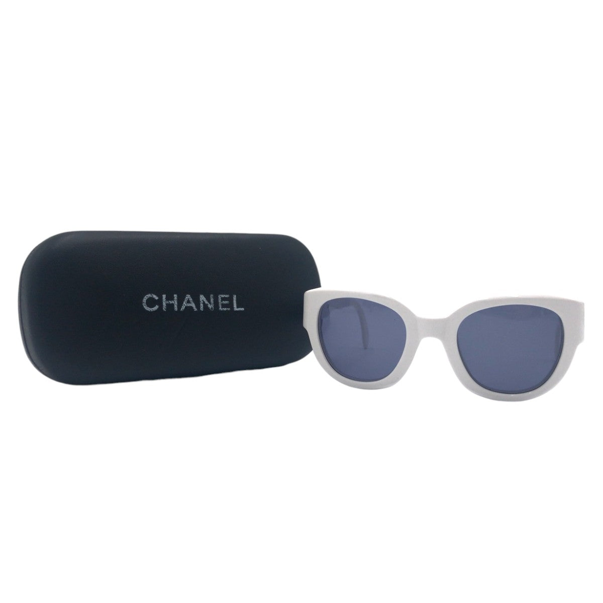 Chanel Vintage White Plastic Sunglasses in Very Good Condition