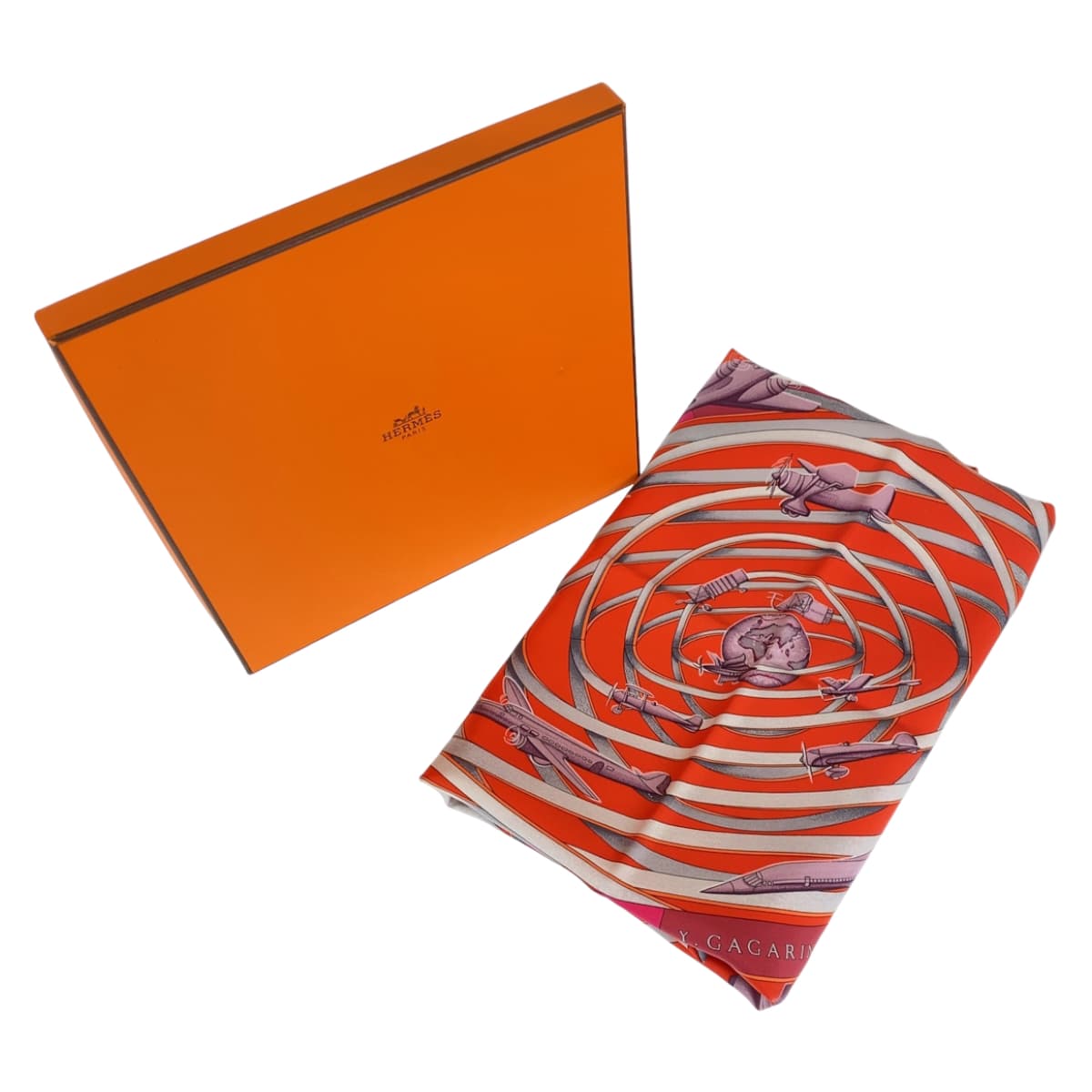 Hermes Silk Scarf REVES D'ESPACE Carré 90 in Pristine Condition