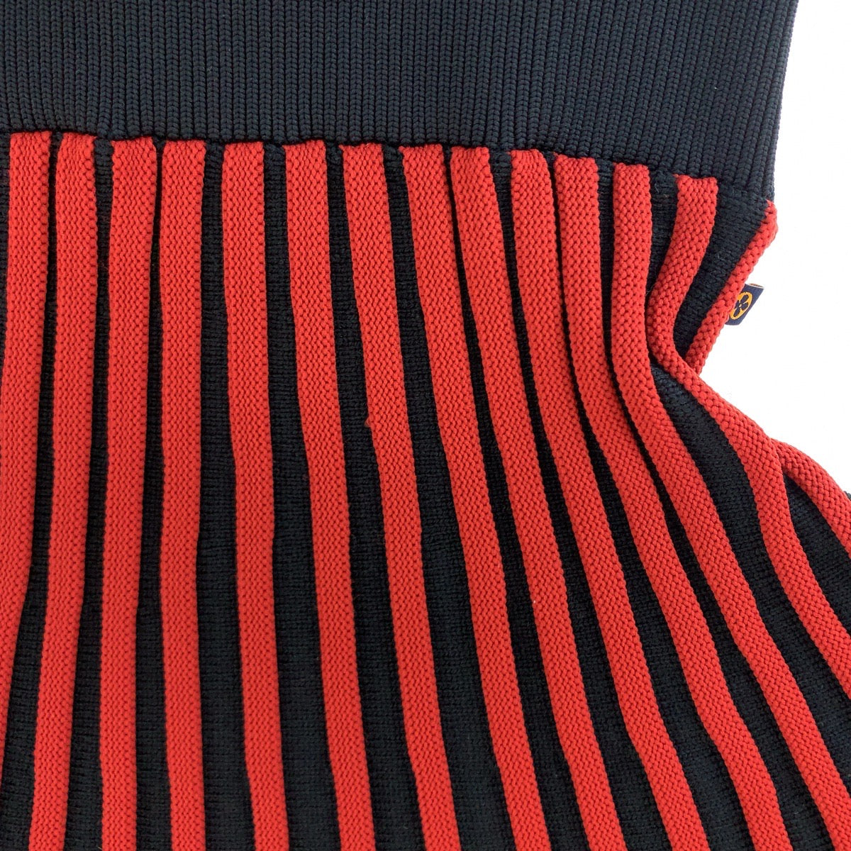 Louis Vuitton Wool Accordion Dress M Red Black in Very Good Condition