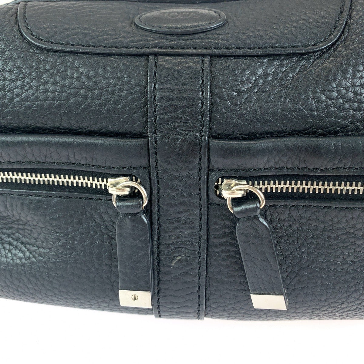 Tod's Black Leather Shoulder Bag for Women in Very Good Condition