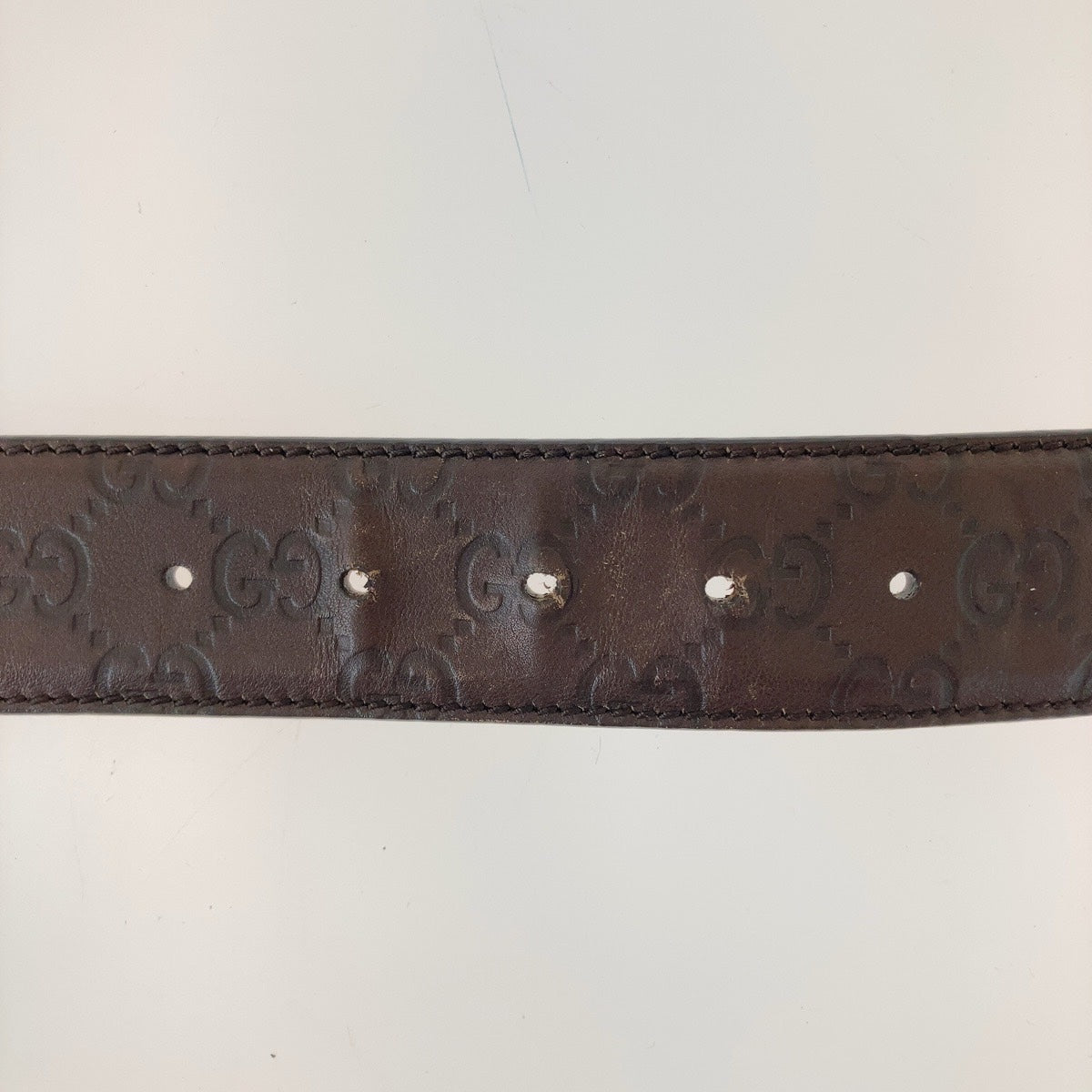 Gucci Leather Interlocking Belt Brown Gold Hardware in Very Good Condition