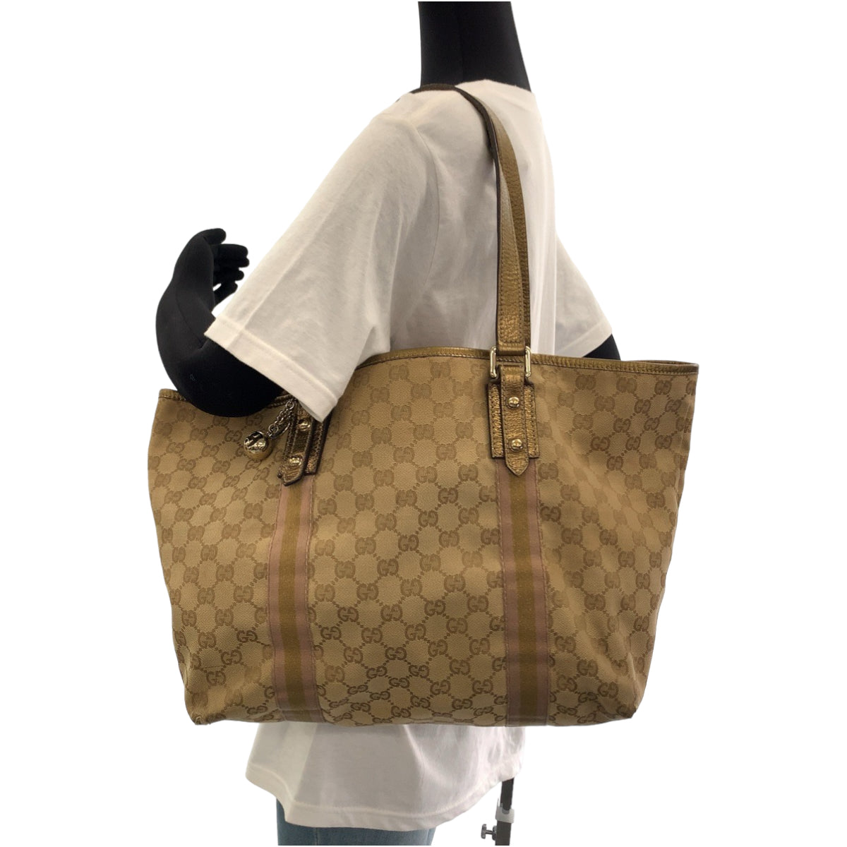 Gucci GG Canvas Brown Beige Gold Hardware Tote Shoulder Bag in Good Condition