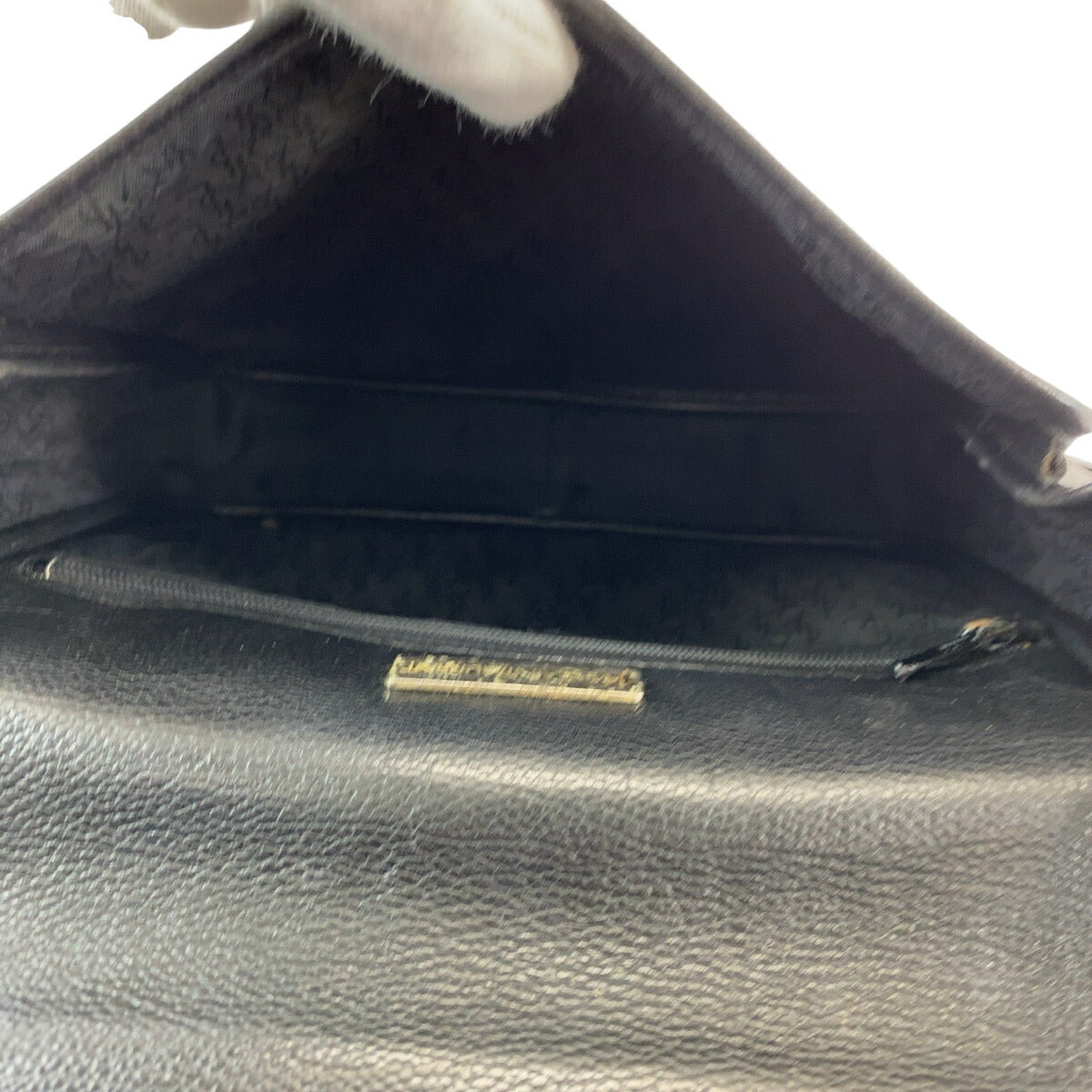 Yves Saint Laurent Leather Shoulder Bag