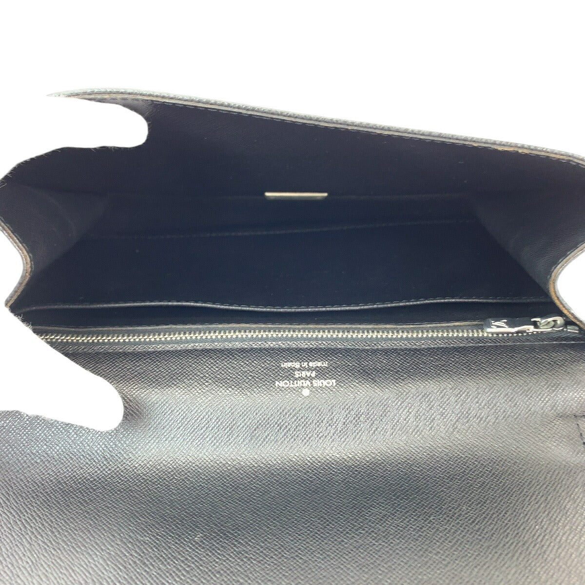 Louis Vuitton Taiga Selenga Clutch Black