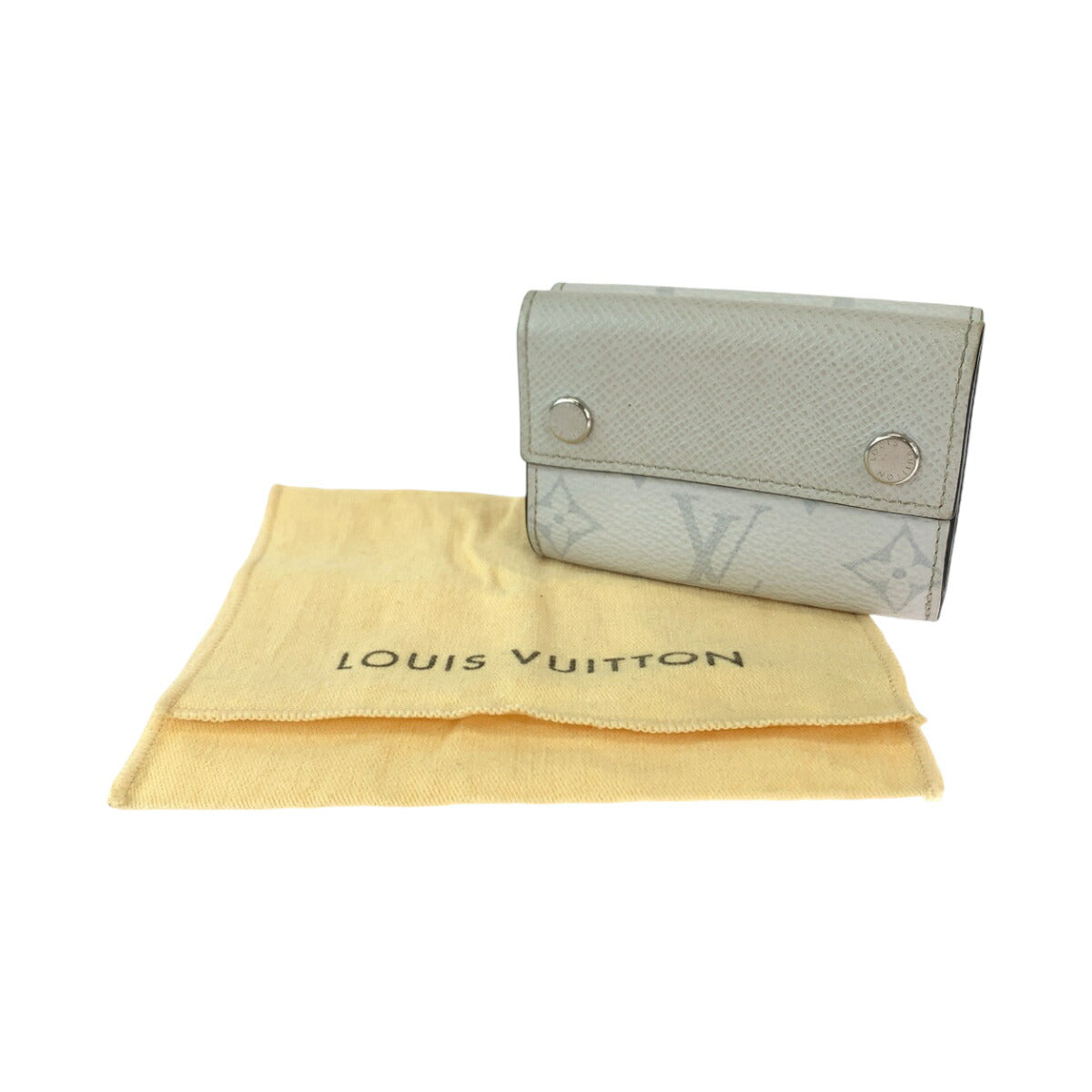 Louis Vuitton Monogram Taiga Discovery Wallet