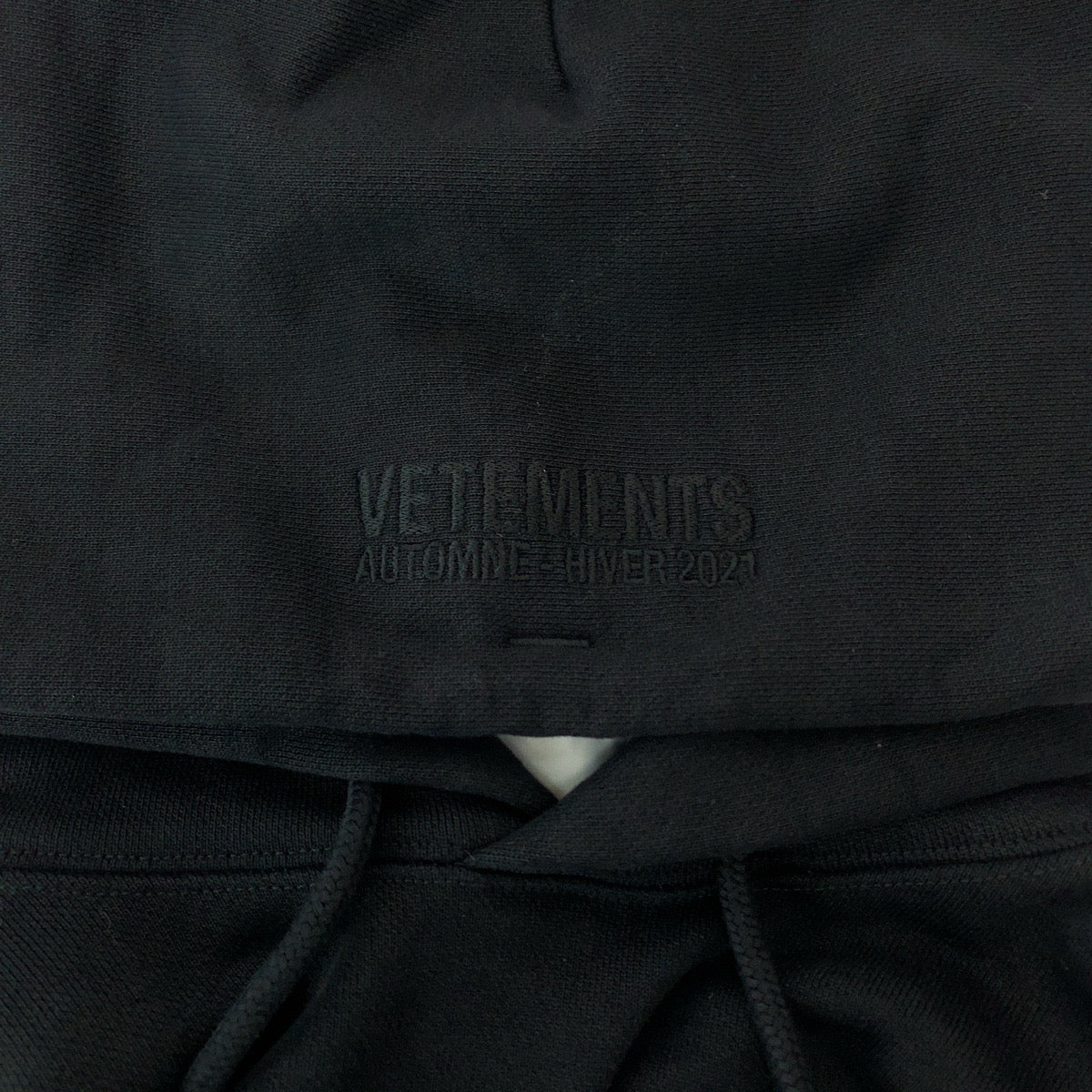 VETEMENTS Cut-off Pullover Hoodie Black Cotton S