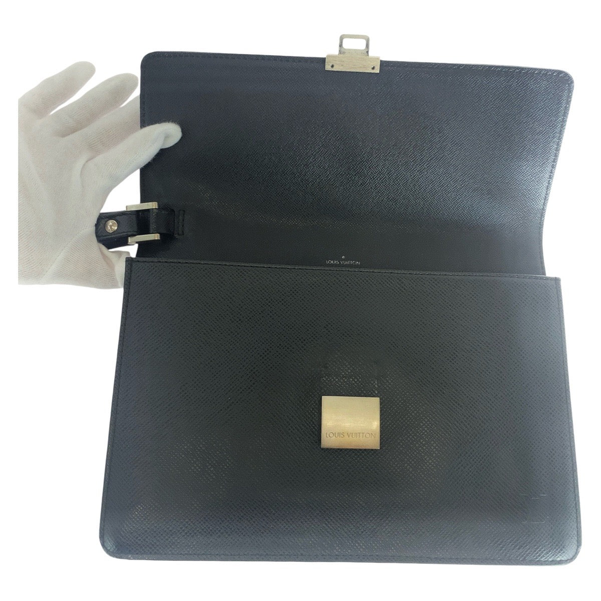 Louis Vuitton Taiga Leather Clutch Bag M30782