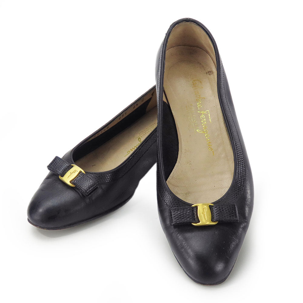 Salvatore Ferragamo Leather Pumps Black