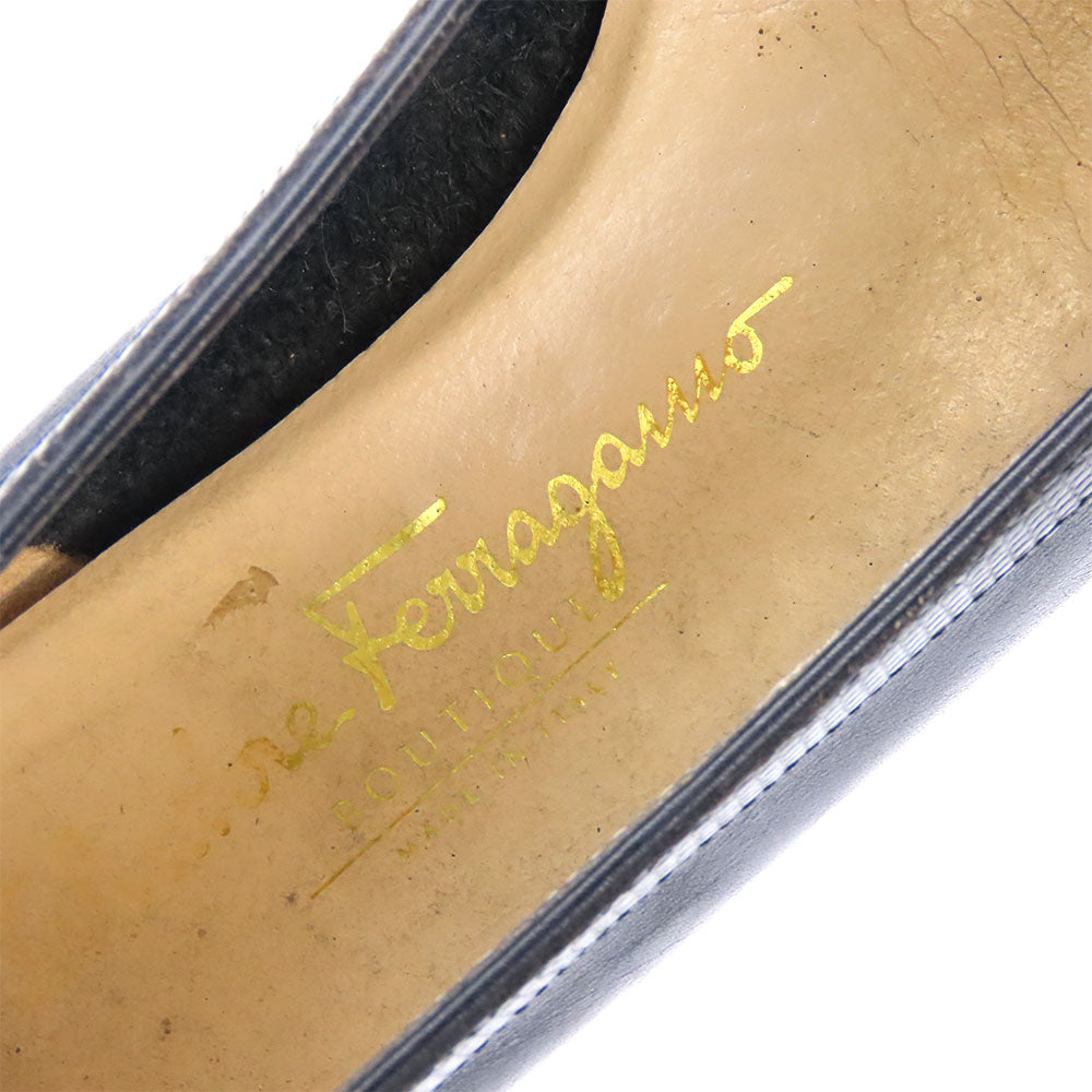 Salvatore Ferragamo Leather Pumps Black