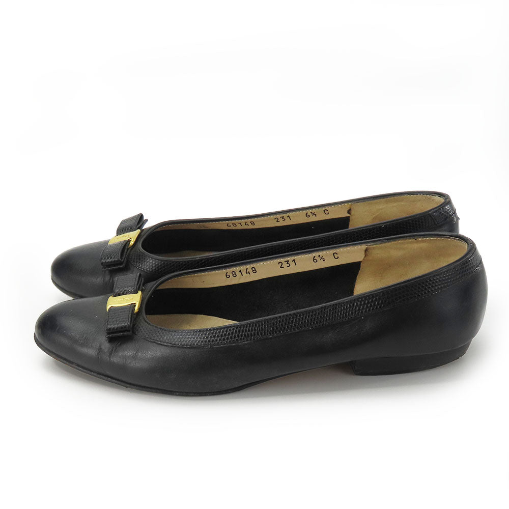 Salvatore Ferragamo Leather Pumps Black