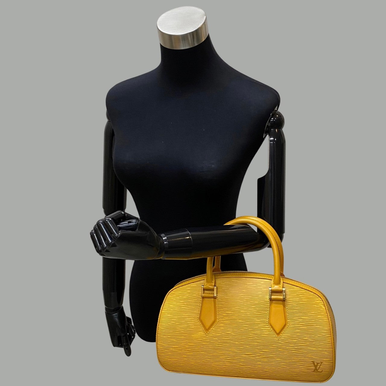 Louis Vuitton Jasmine Leather Handbag M52089 in Good condition