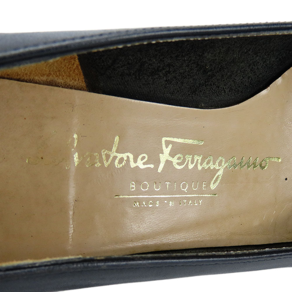 Salvatore Ferragamo Leather Pumps Black