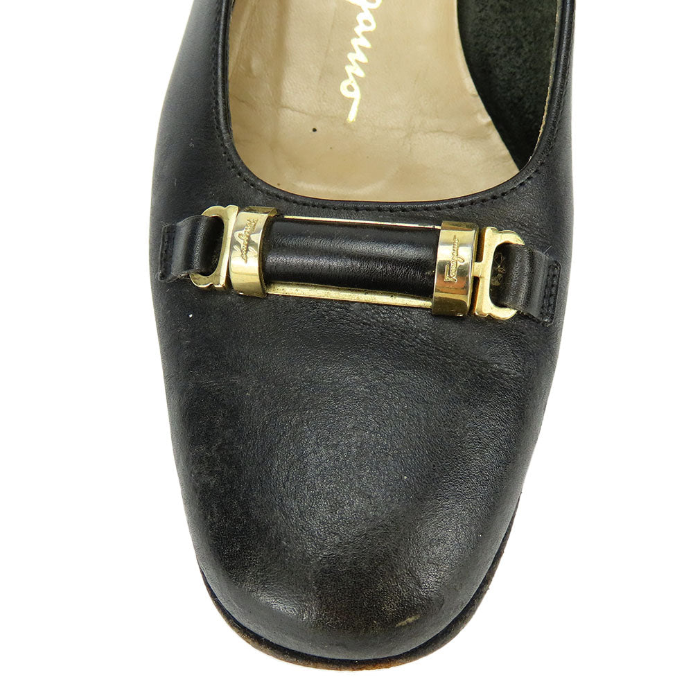 Salvatore Ferragamo Leather Pumps Black