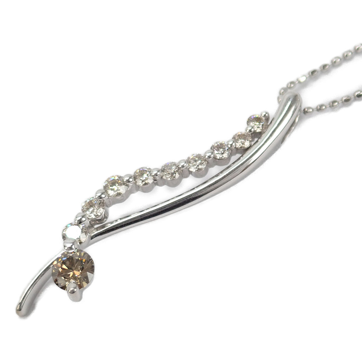 [LuxUness]  Classy D0.31/0.25ct Necklace - K18 White Gold with Diamond, Silver For Women【Pre-Owned】 in Excellent condition