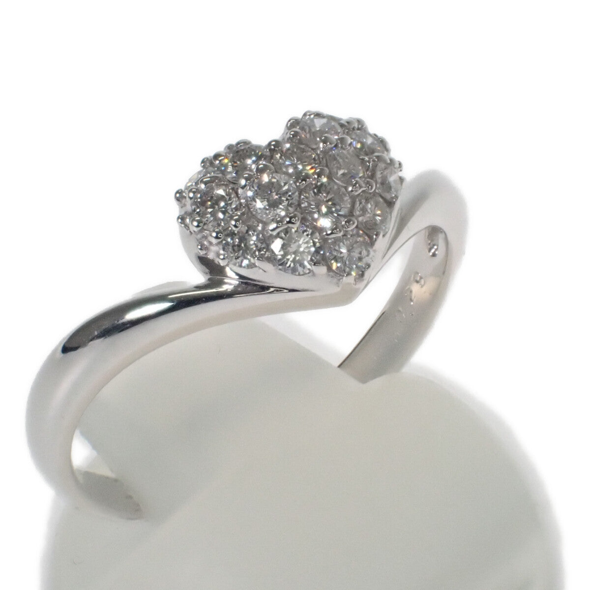 Ladies' K18 White Gold Heart Pave Design Diamond Ring (0.28ct) - Size 11, Preowned