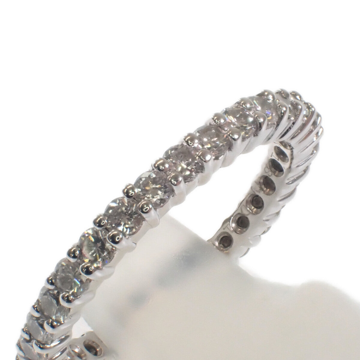 [LuxUness]  K18 White Gold Full Eternity Design Ring with 1.06ct Diamonds, Size 12 - Silver, for Women- Ideal for Special Occasions- (Pre-owned) in Excellent condition