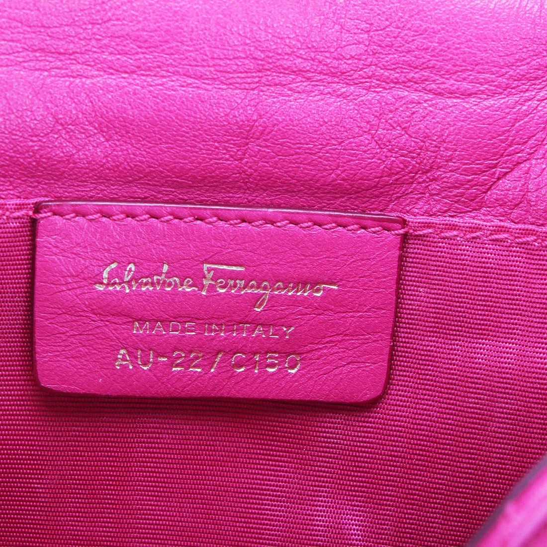 Salvatore Ferragamo Vara Quilted Wallet On Chain Leather Crossbody Bag in Great Condition