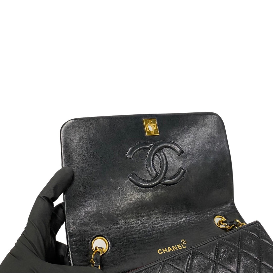 Chanel CC Quilted Leather Full Flap Bag Leather Crossbody Bag in Very Good Condition