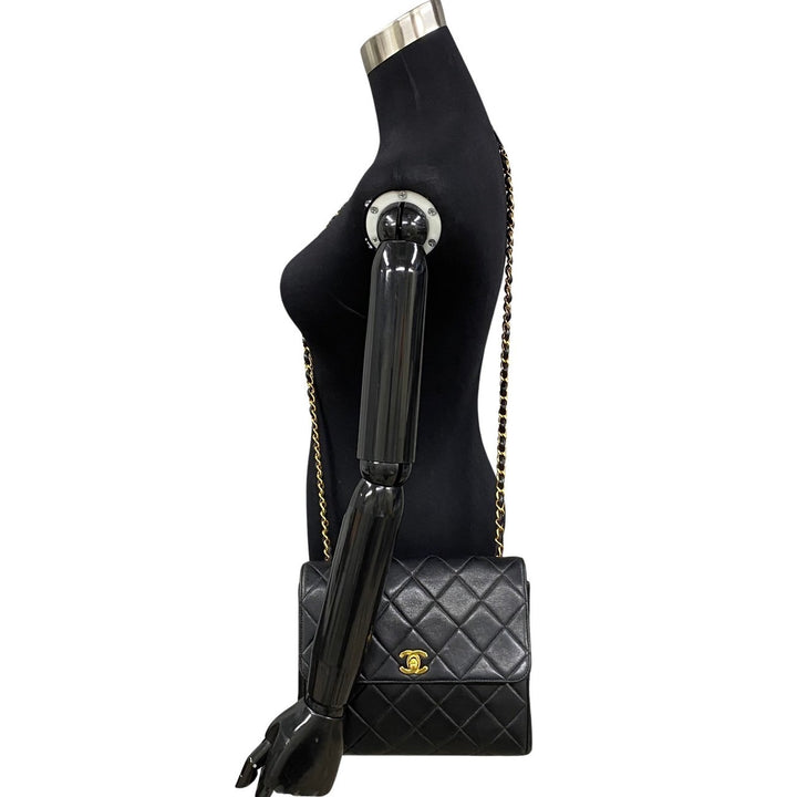 Chanel CC Quilted Leather Chain Crossbody Bag Leather Crossbody Bag