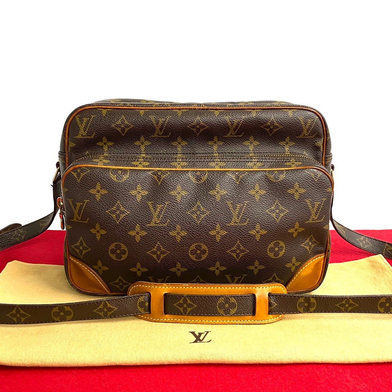 Louis Vuitton Nile Canvas Crossbody Bag M45244 in Good condition